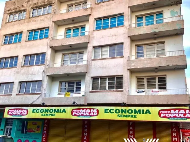 Imagem: O apartamento possui 4 Dormitórios, 2 Banheiros, 168m² de
