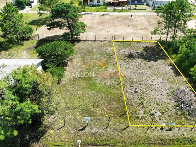 Imagem 2: Ótimo terreno de 360m² a poucas quadras do mar e com todas as documentações em dia