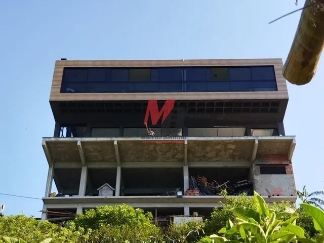 Imagem 2: Casa triplex com vista e saída para o mar