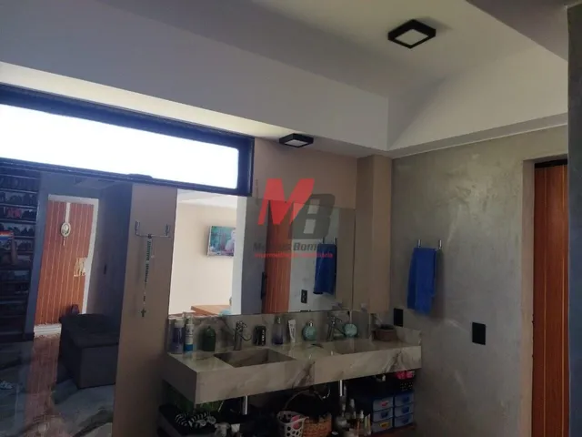 Imagem 11: Casa triplex com vista e saída para o mar