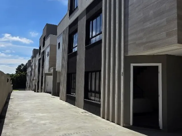 Imagem: SOBRADO RESIDENCIAL em CURITIBA - PR, Bom