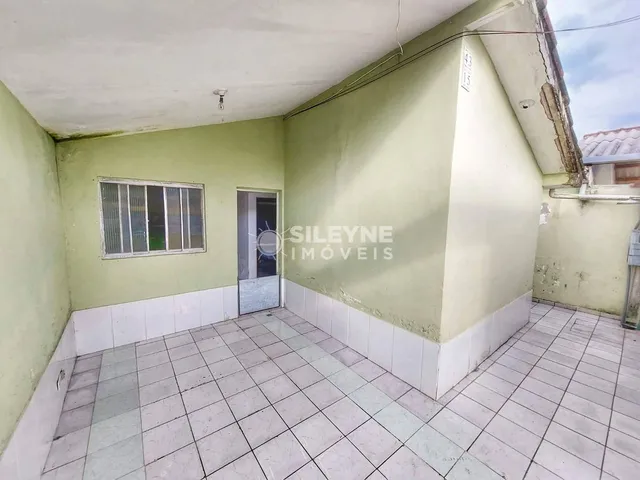 Imagem: A casa possui 2 Dormitórios, 1 Banheiro, 1 Vaga na