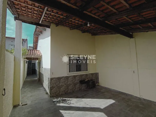 Imagem: A casa possui 2 Dormitórios, 1 Suíte, 3 Banheiros, 1 Vaga