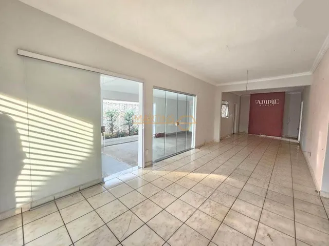 Imagem: Casa à venda no bairro Centro - Araguari/MG