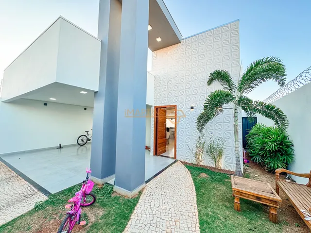 Imagem: Casa à venda no bairro GranVille - Araguari/MG