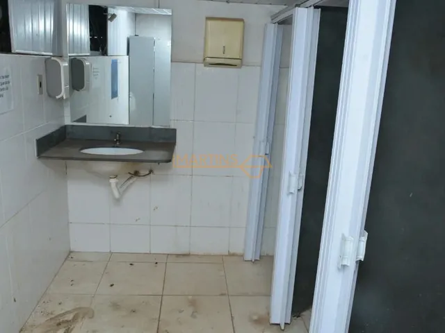 Imagem 2: Salão comercial à venda no bairro Centro - Araguari/MG