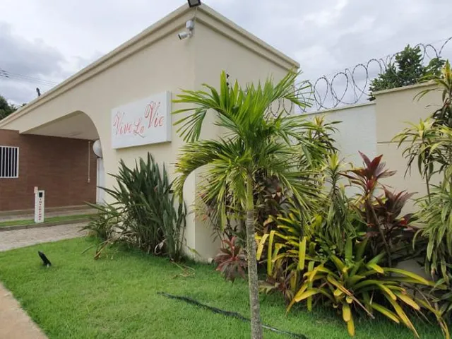 Imagem: Casa de 2/4 no condomínio Vive La Vie
