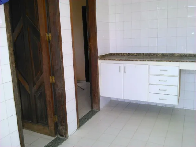 Imagem 8: Casa com 6 dormitorios para venda perto do Centro de Feira de Santana