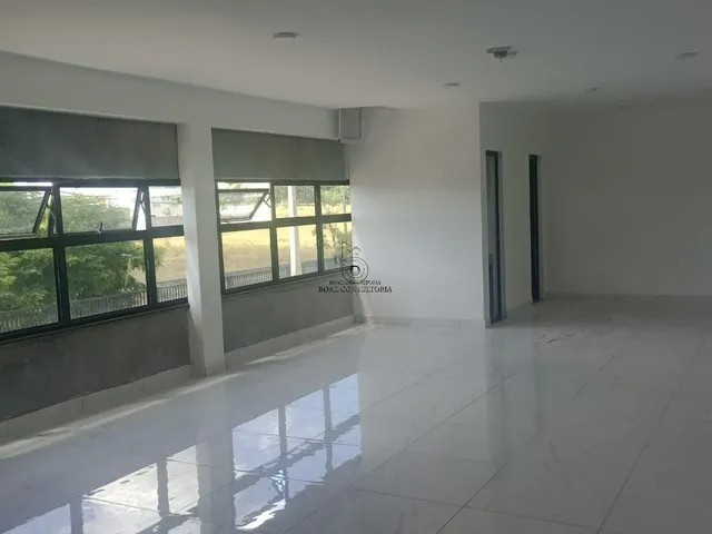 Imagem: O depósito possui 3 Dormitórios, 2 Banheiros, 10 Vagas na