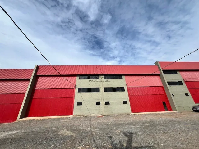 Imagem: O depósito possui 3 Dormitórios, 3 Banheiros, Acomodam