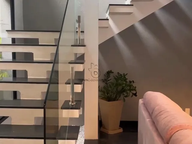 Imagem 3: Casa com 276m² construída com piscina no Condomínio Tivoli Park