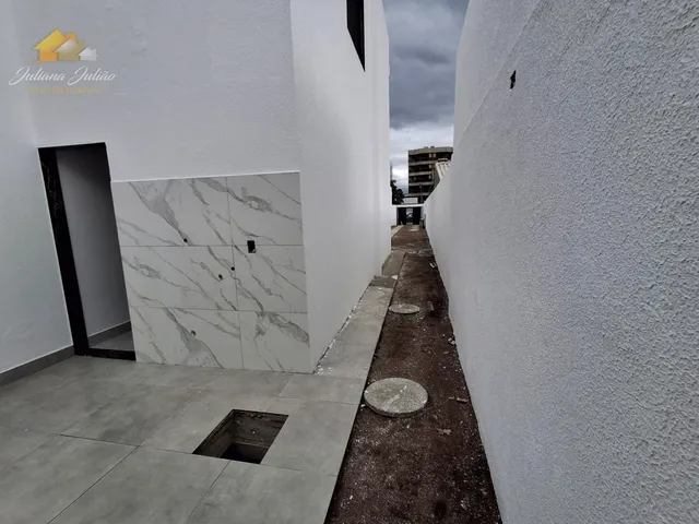 Imagem 7: CASA DUPLEX COM 4 QUARTOS SENDO 3 SUÍTE A VENDA NO BAIRRO EXTENSÃO DO BOSQUE EM RIO DAS