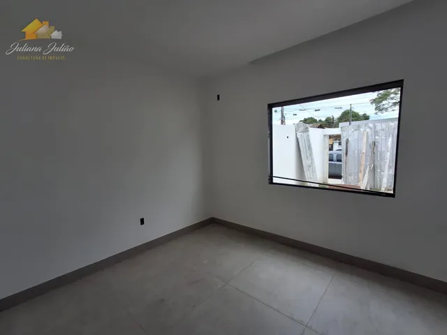 Imagem 4: CASA LINEAR COM 3 QUARTOS SENDO 1 SUÍTE A VENDA NO BAIRRO EXTENSÃO DO BOSQUE EM RIO DAS