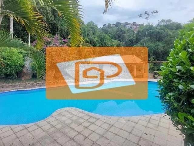 Imagem 2: Apartamento com 4 quartos à venda no Samambaia em Petrópolis-RJ