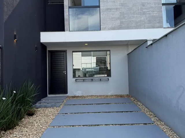 Imagem 3: Casa à venda em Joinville-SC, bairro Glória: 2 quartos, 2 suítes, 2 salas, 3