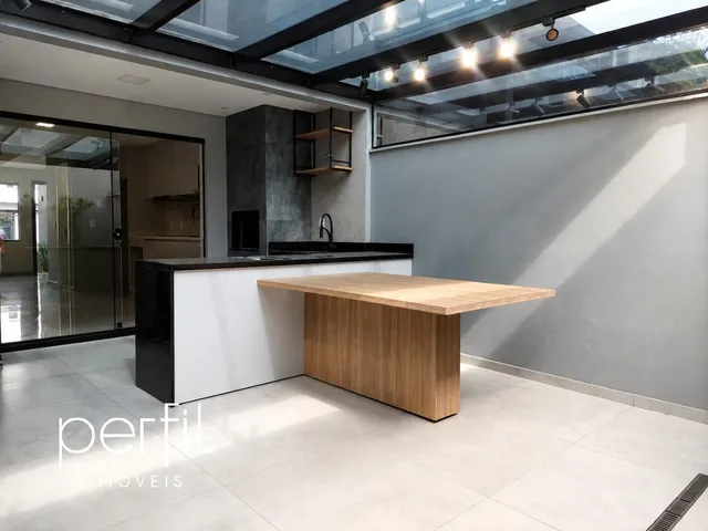 Imagem 4: Casa à venda em Joinville-SC, bairro Glória: 2 quartos, 2 suítes, 2 salas, 3