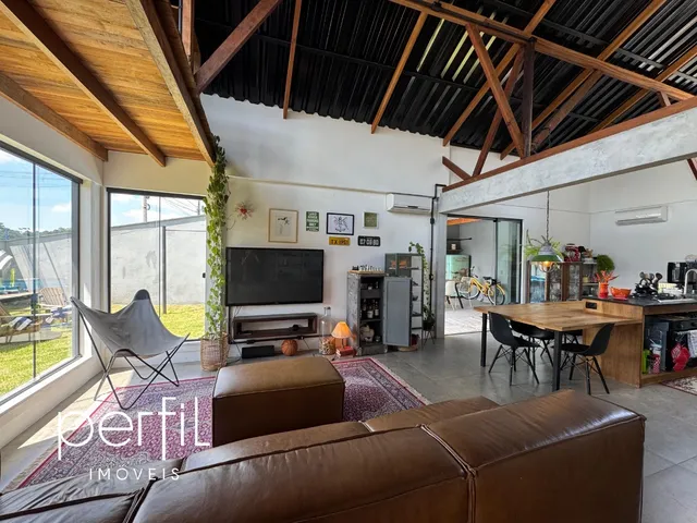 Imagem 3: Casa à venda em Joinville-SC, Costa e Silva: 4 quartos, 1 suíte, 2 salas, 3 banheiros