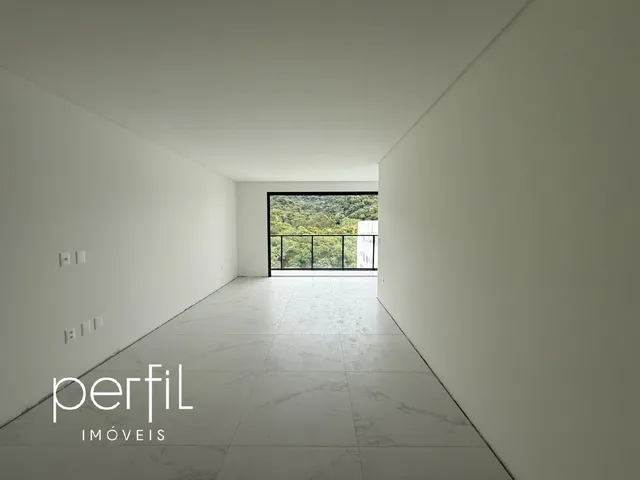 Imagem 7: Apartamento com 3 suítes e 2 vagas no bairro América - Joinville, SC