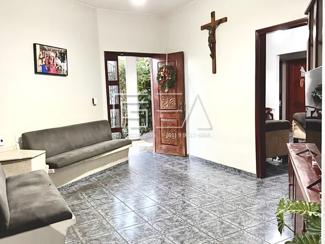 Imagem 3: EXCELENTE CASA À VENDA! AMPLA COMPLETA E COM ÓTIMA DISTRIBUIÇÃO