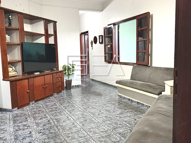 Imagem 5: EXCELENTE CASA À VENDA! AMPLA COMPLETA E COM ÓTIMA DISTRIBUIÇÃO