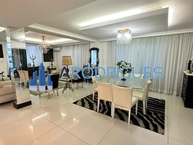 Imagem 16: Casa à Venda em Alphaville I com 5 Quartos e 4 Suítes - Fino Acabamento Alto Padrão
