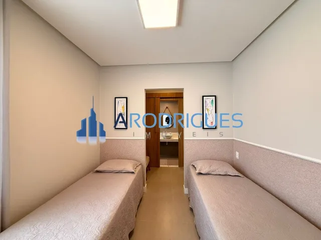 Imagem 10: Casa de Luxo em Alphaville Litoral Norte I - 4 Quartos, 2 Suítes, 2 Salas, 3 Banheiros