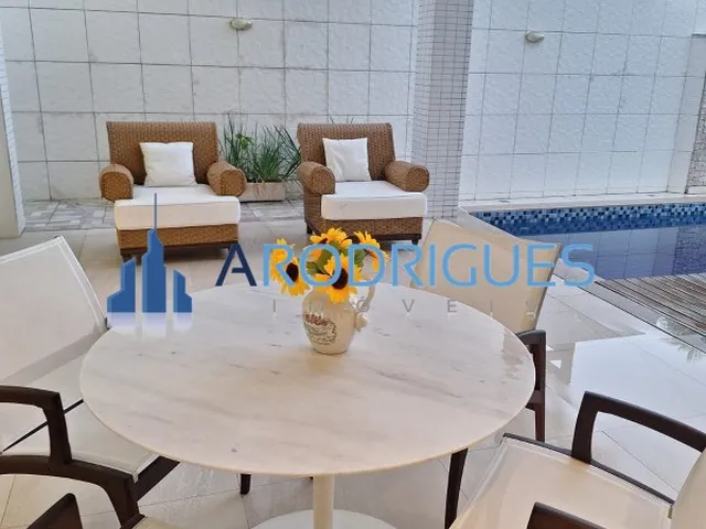 Imagem 15: Casa de Luxo em Vilas do Atlântico: 5 Quartos, 4 Suítes, Mobiliada, 800m² - Venda e