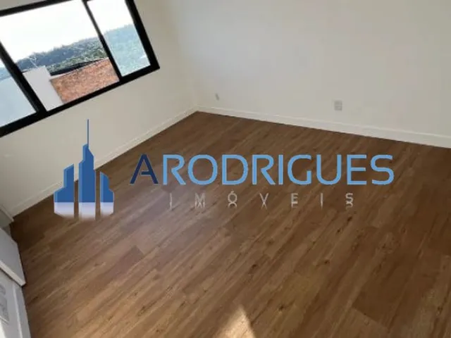 Imagem 2: Venda de luxuosa casa em condomínio com 4 quartos e 4 suítes na Vila de Abrantes
