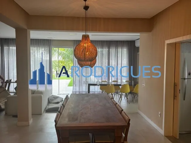 Imagem: Casa à Venda em Condomínio de Luxo Abrantes