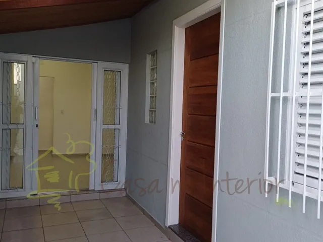Imagem: A casa possui 3 Dormitórios, 1 Suíte, 3 Banheiros, 2