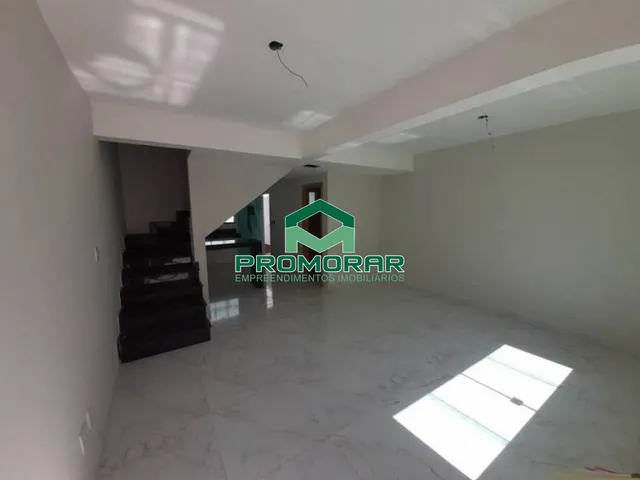 Imagem: Casa geminada à venda com 2 quartos sendo