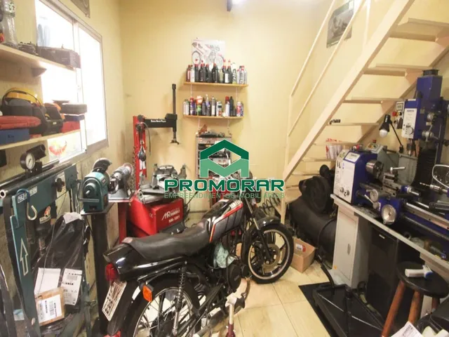 Imagem 8: Casa Duplex Reformada com Armários Planejados