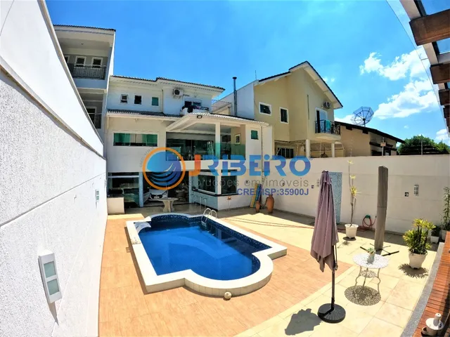 Imagem 7: MARAVILHOSA CASA COM 4 SUÍTES, PISCINA, OFURÔ 6 VAGAS 520M2 NO JARDIM FLORESTA