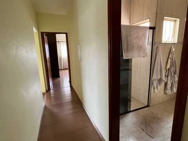 Imagem 8: Casa de rua - / Residencial / Jardim Ipê