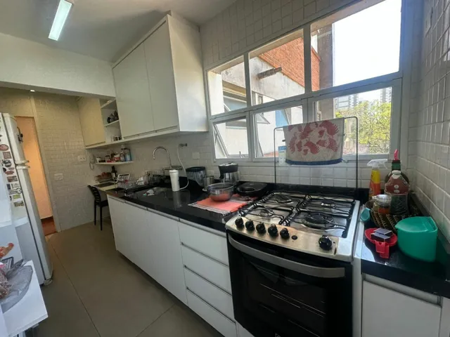 Imagem 7: Apartamento para venda em Vila Sofia com 4 quartos, sendo 1 suíte, 110m²