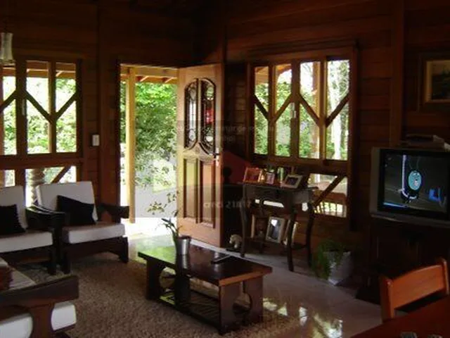 Imagem 5: Casa de Madeira no bairro Ratones, o que há de melhor está aqui!