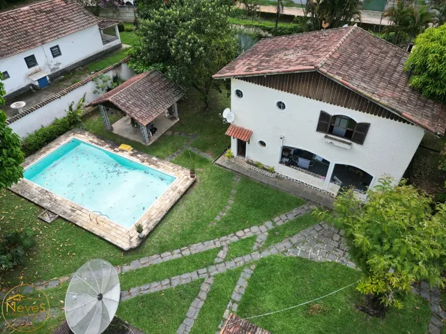 Imagem: A casa possui 7 Dormitórios, 3 Suítes, 5 Banheiros, 1