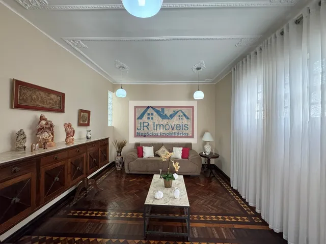 Imagem 1: Casa à Venda com Porteira Fechada composta de 4 Quartos, sendo 3 Suíte e 3 Vagas