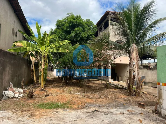 Imagem: Imóvel com um prédio de 3 andares à venda