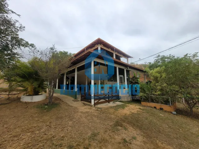 Imagem: Chácara de luxo com casa, piscina e área
