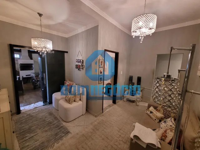 Imagem: A casa possui 5 Dormitórios, 5 Suítes, 1 Vaga na garagem,