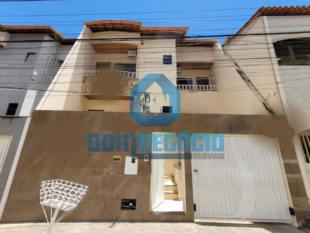 Imagem: A casa possui 2 Dormitórios, 2 Suítes, 1 Banheiro, 3