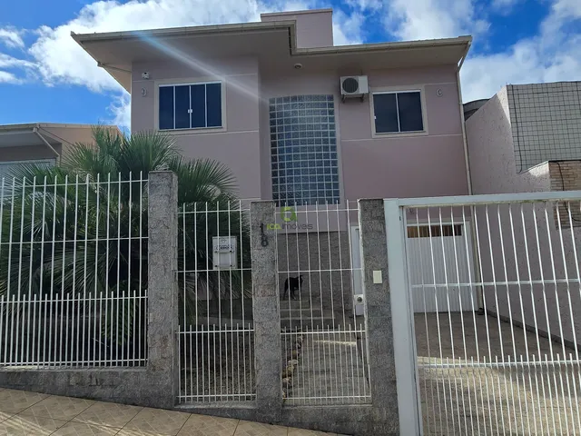 Imagem: Linda Casa com 2 Suítes com muito espaço