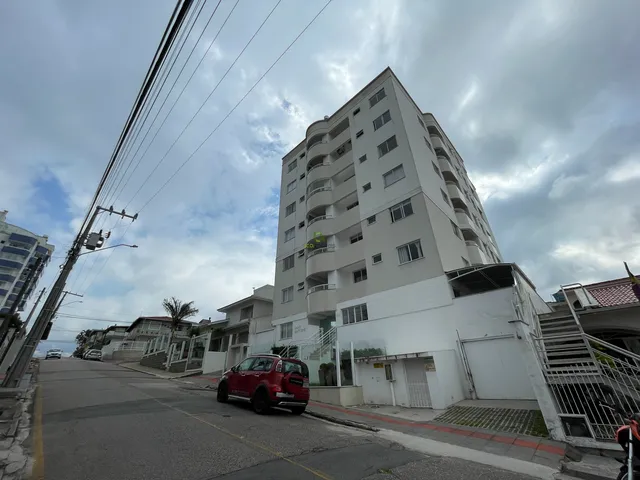 Imagem 3: Apartamento mobiliado com 02 dormitórios sendo 01 suíte, sala de estar com sacada e