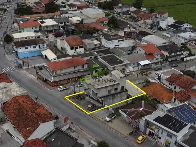 Imagem 13: Prédio residencial e comercial de esquina a venda
