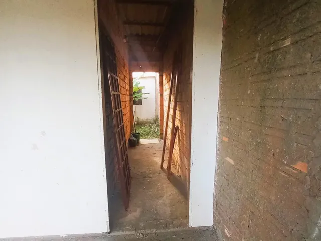 Imagem 3: Casa alvenaria com 2 dormitórios e 2 anexos nos fundos