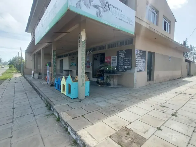 Imagem: Prédio comercial com moradia