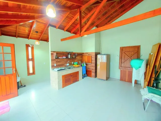 Imagem 3: Imóvel à venda em Terra de Areia: Casa ampla e moderna a beira mar de Novo Curumim