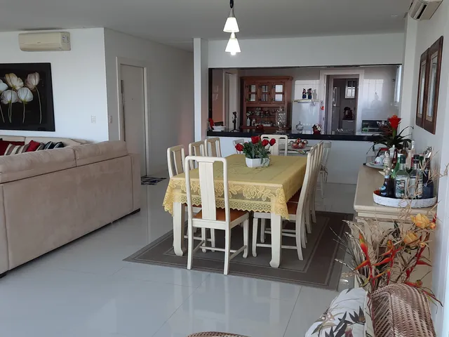 Imagem 2: Apartamento na Enseada Azul com 4 suítes e vista eterna para o mar