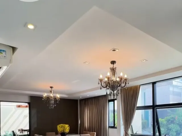 Imagem: A casa em condomínio possui 5 Dormitórios, 4 Suítes, 7